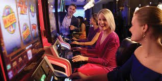 Antarmuka meja Domino QQ di skybet138
